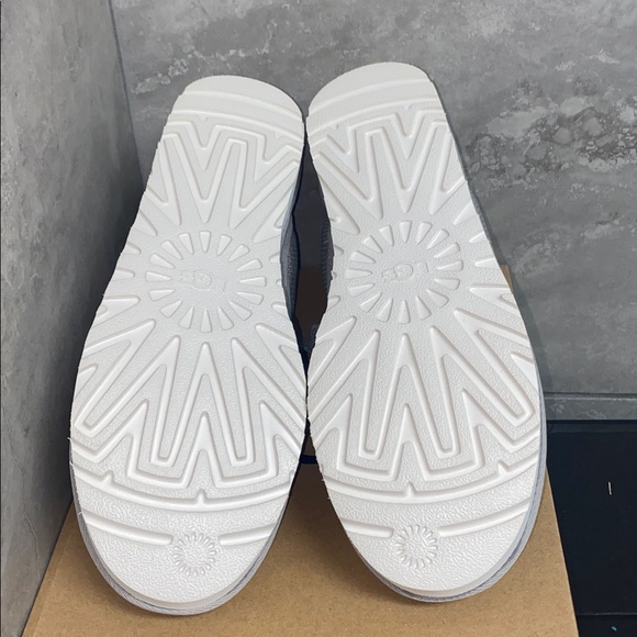 UGG LO LOWMEL - Picture 4 of 6